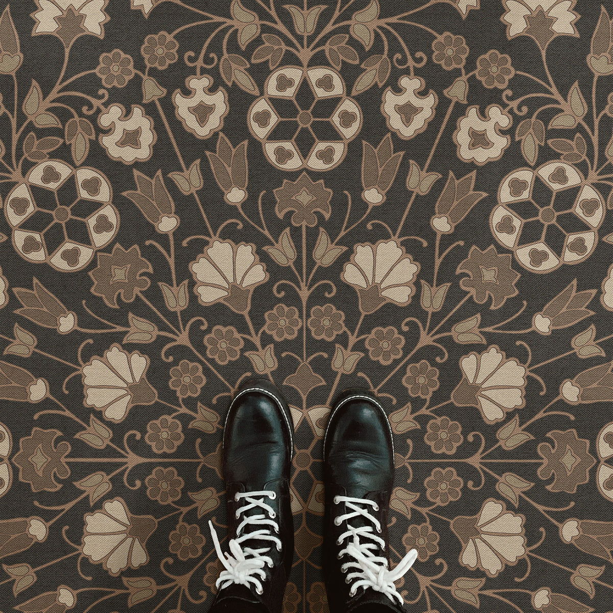 Vintage Vinyl Rug - Arabesque Bloom - Earth and Ember