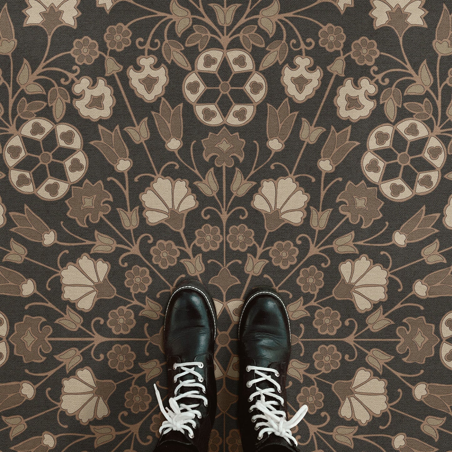 Vintage Vinyl Rug - Arabesque Bloom