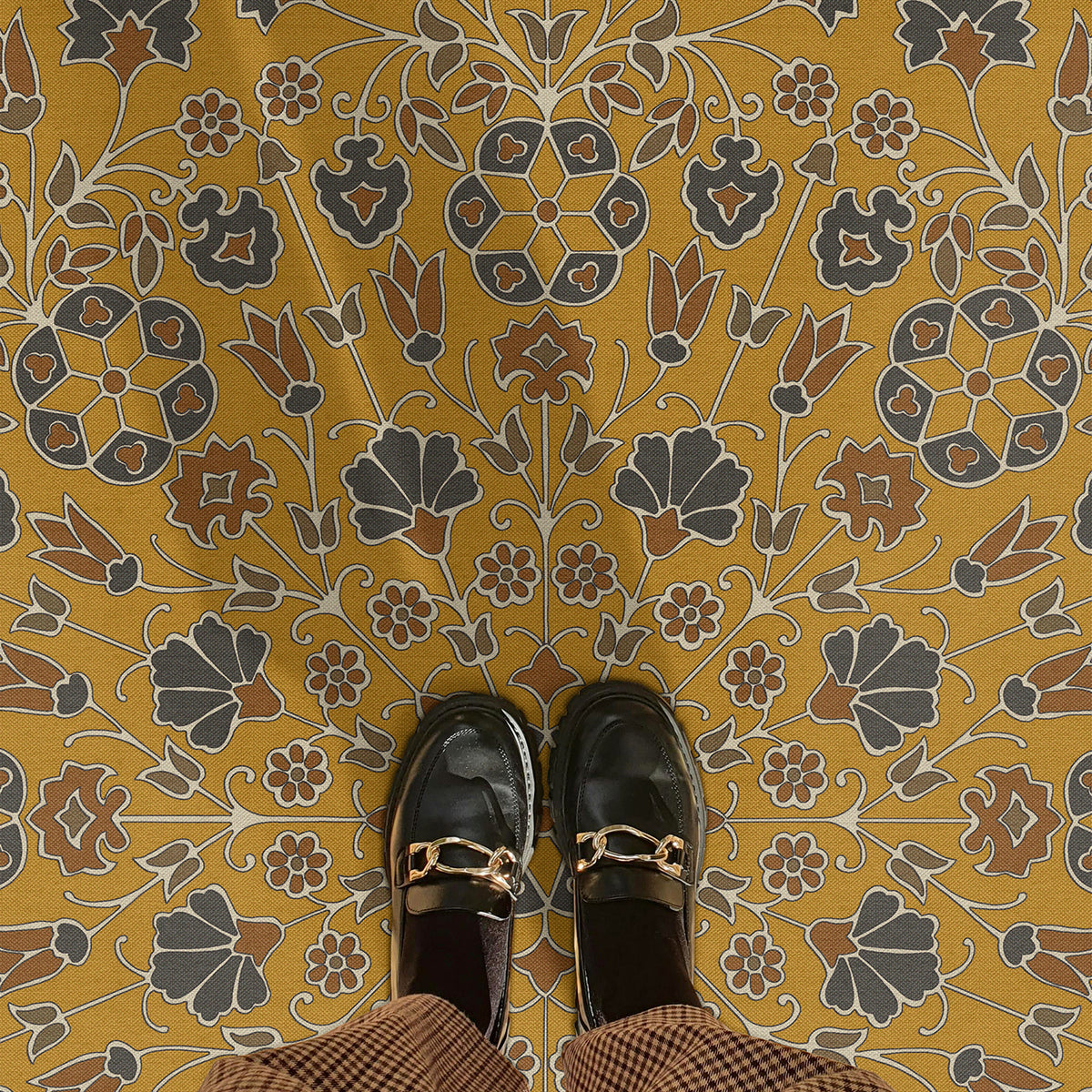 Vintage Vinyl Rug - Arabesque Bloom - Forged Ochre