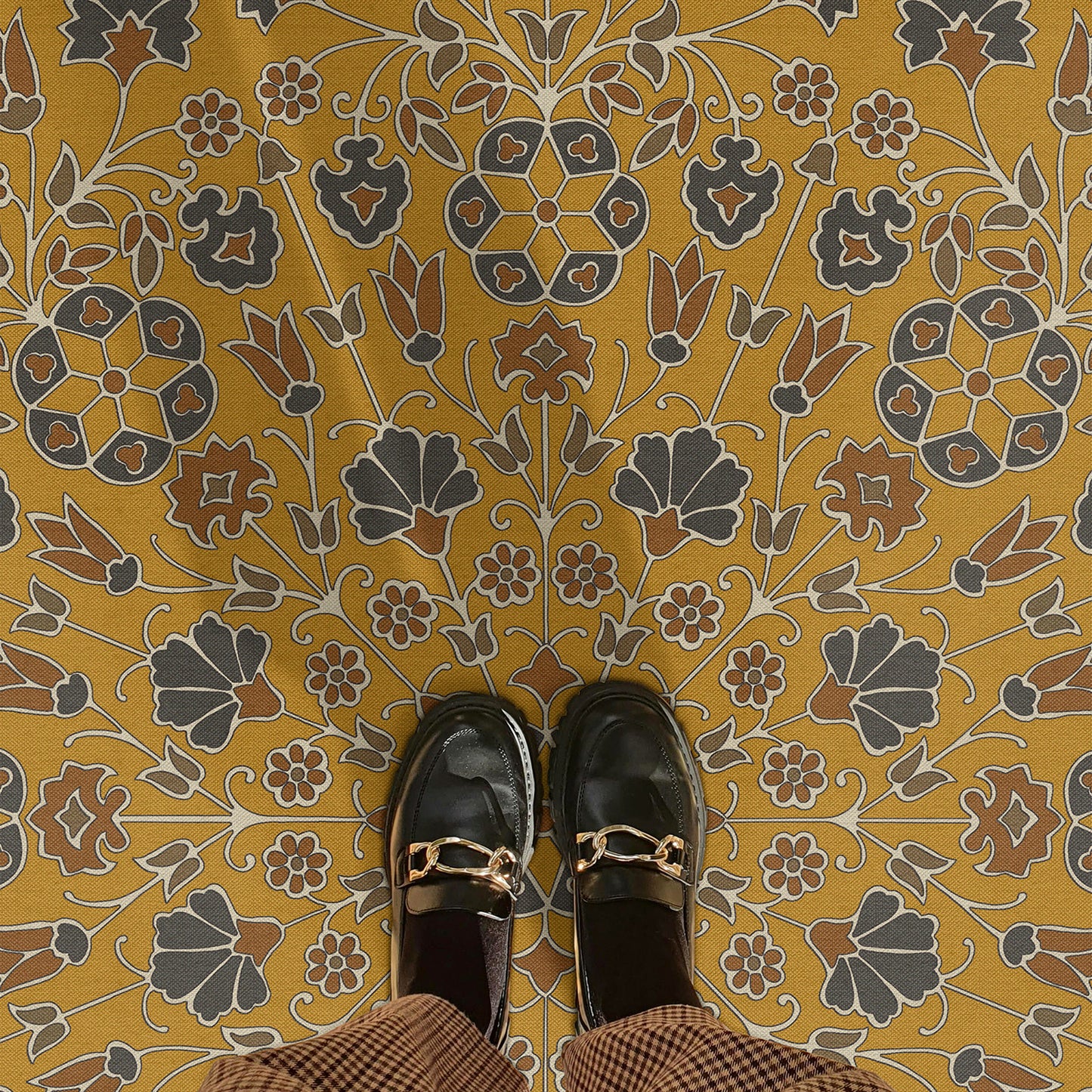 Vintage Vinyl Rug - Arabesque Bloom
