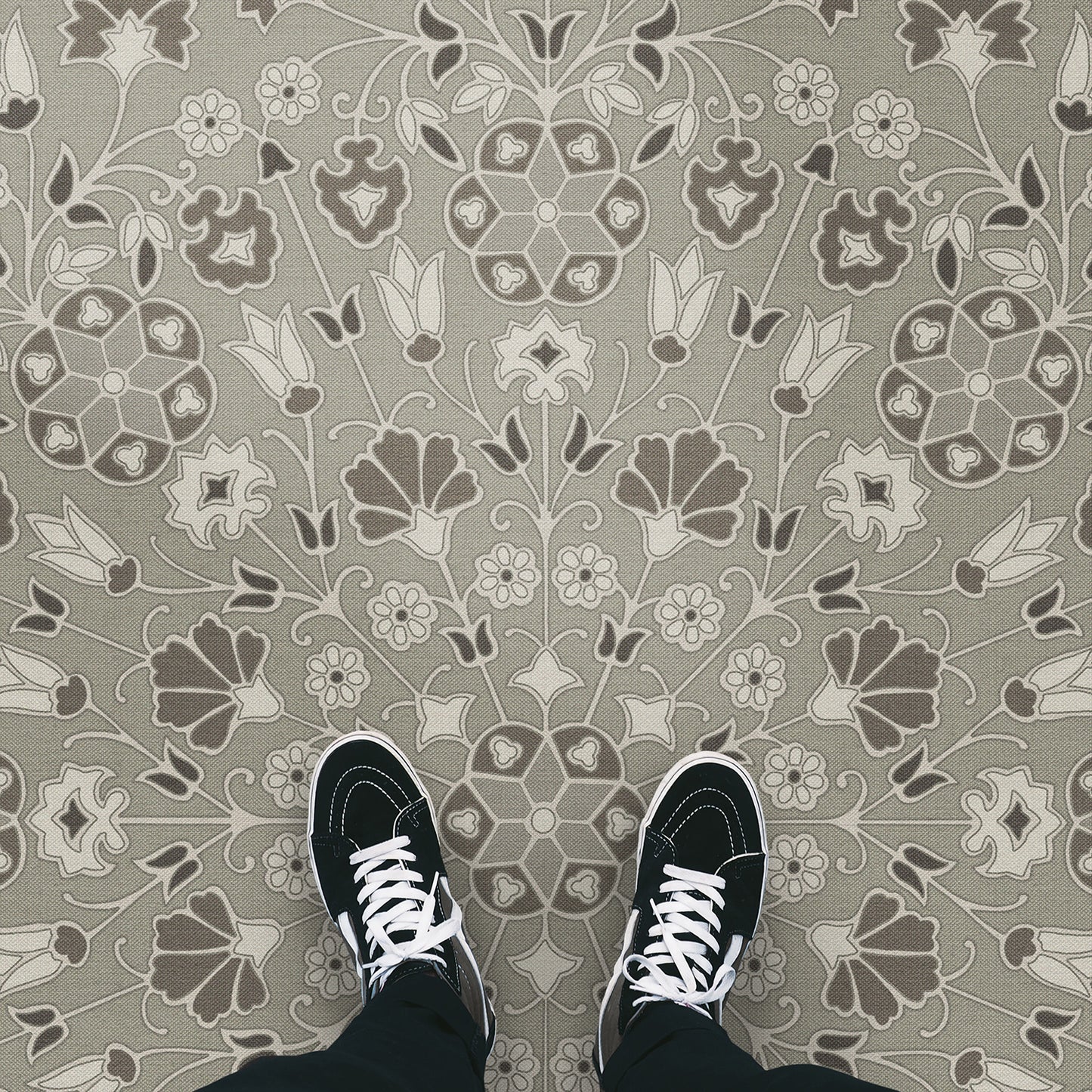 Vintage Vinyl Rug - Arabesque Bloom