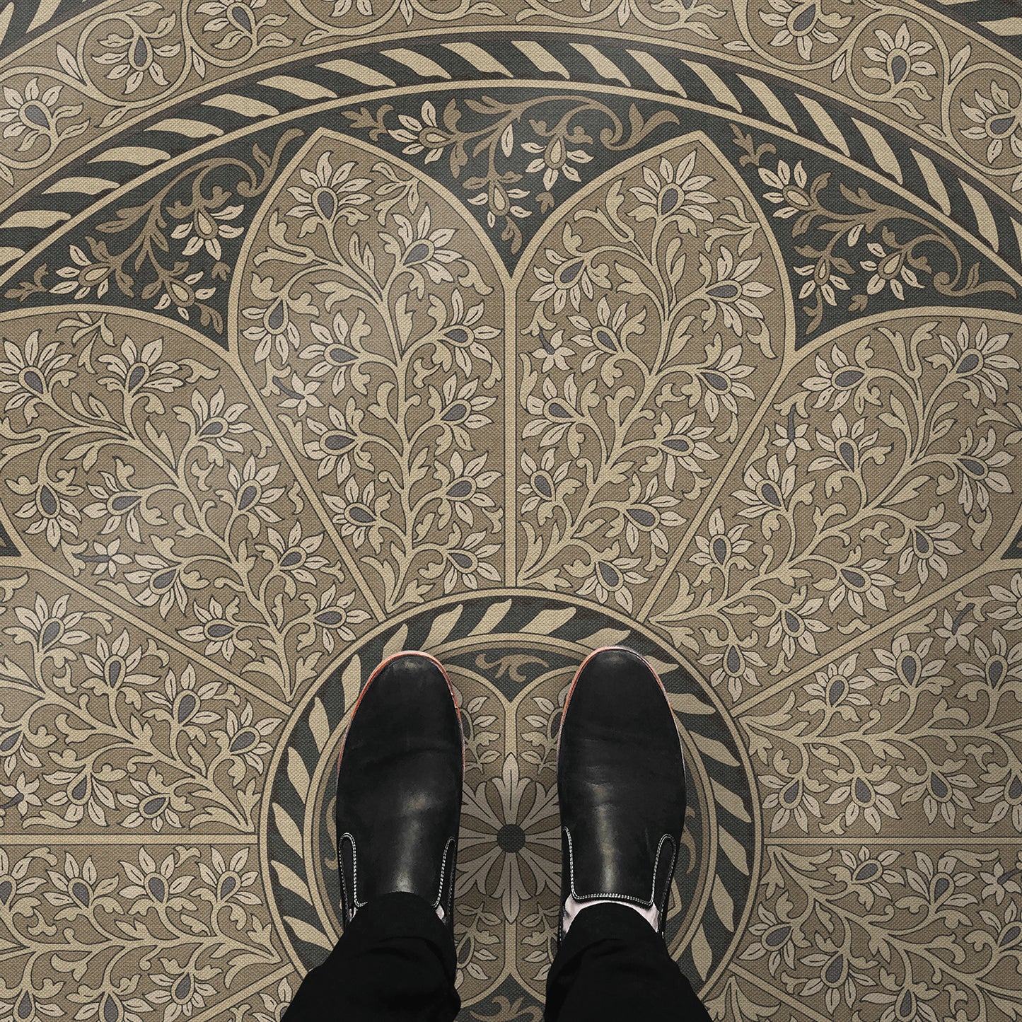Vintage Vinyl Rug - Estate Tracery