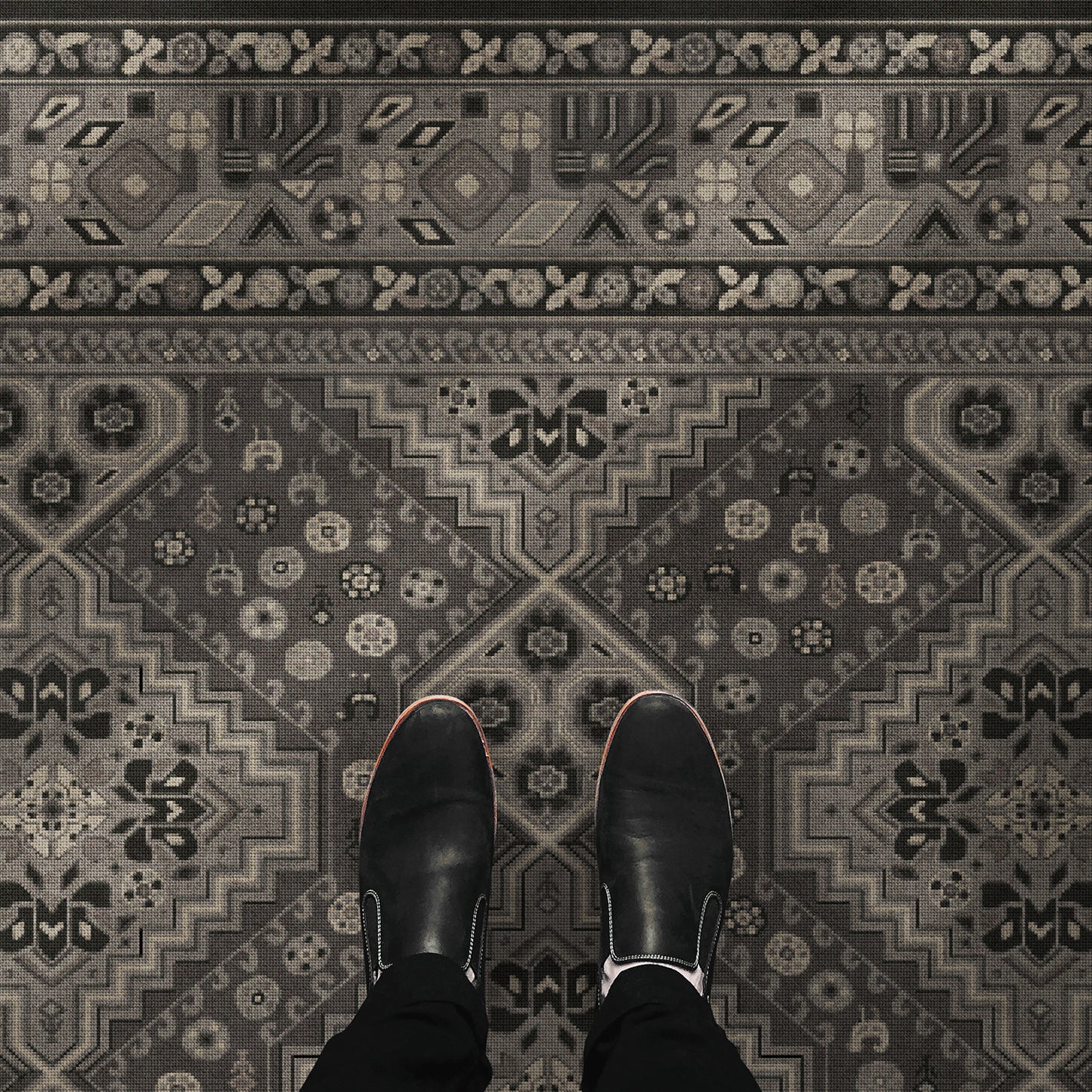 Vintage Vinyl Rug - Grand Estate - The Chambers
