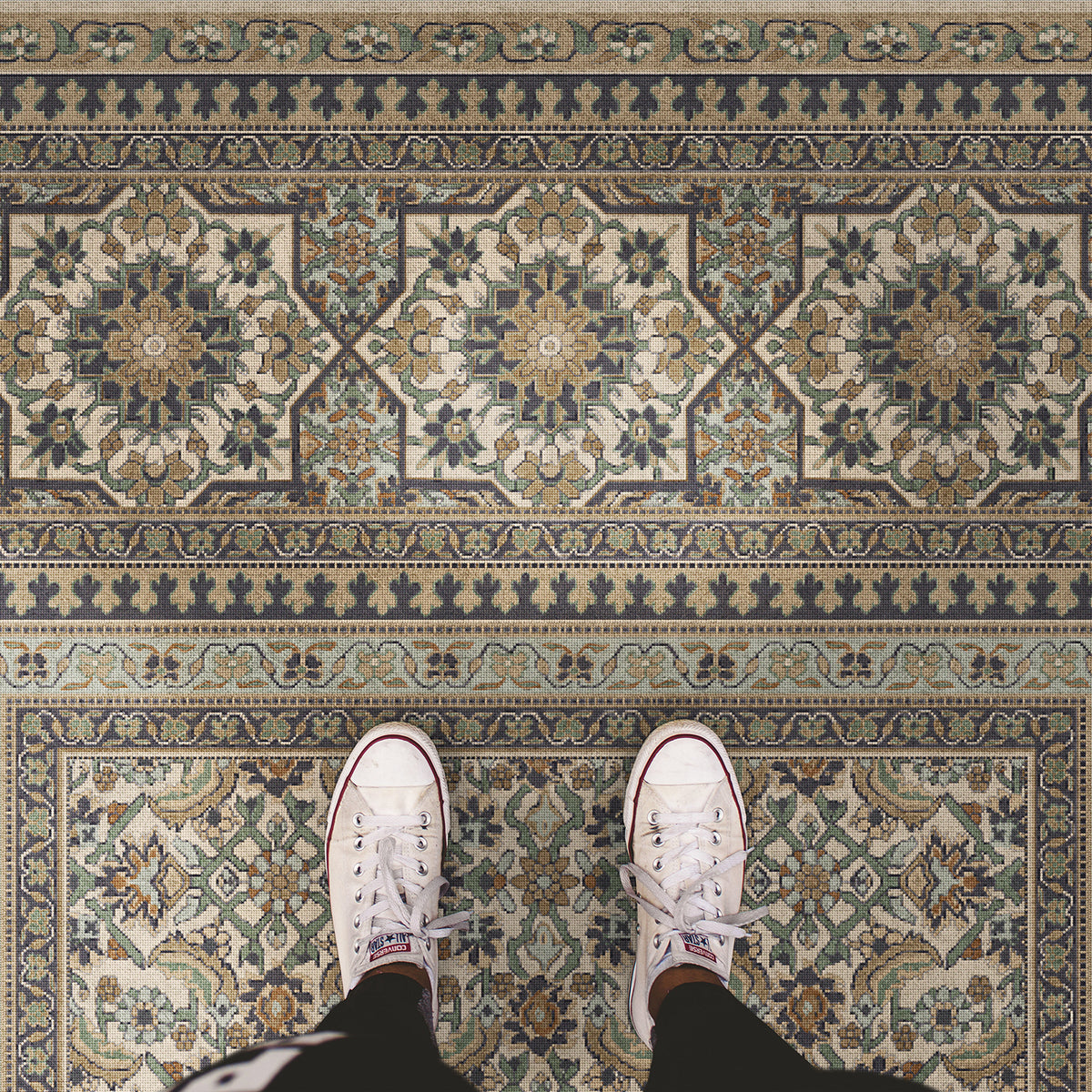 Vintage Vinyl Rug - Maison Tapis - Fontainebleau