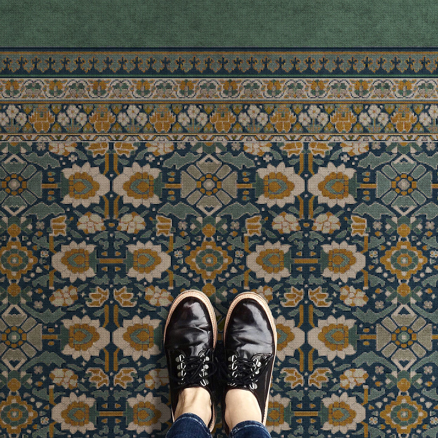 Vintage Vinyl Rug - Promenade - Striking Flora