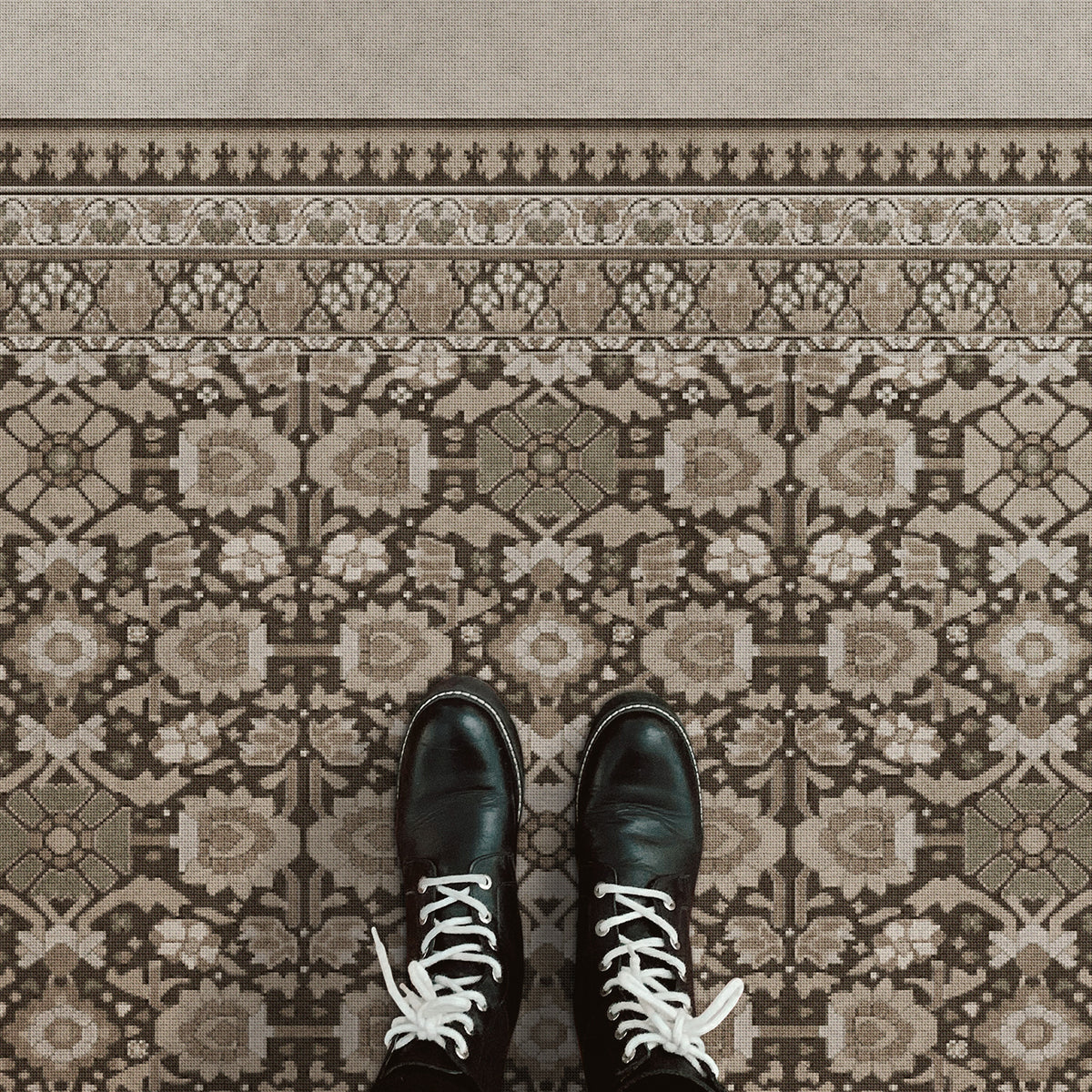 Vintage Vinyl Rug - Promenade - Wondrous Vistas