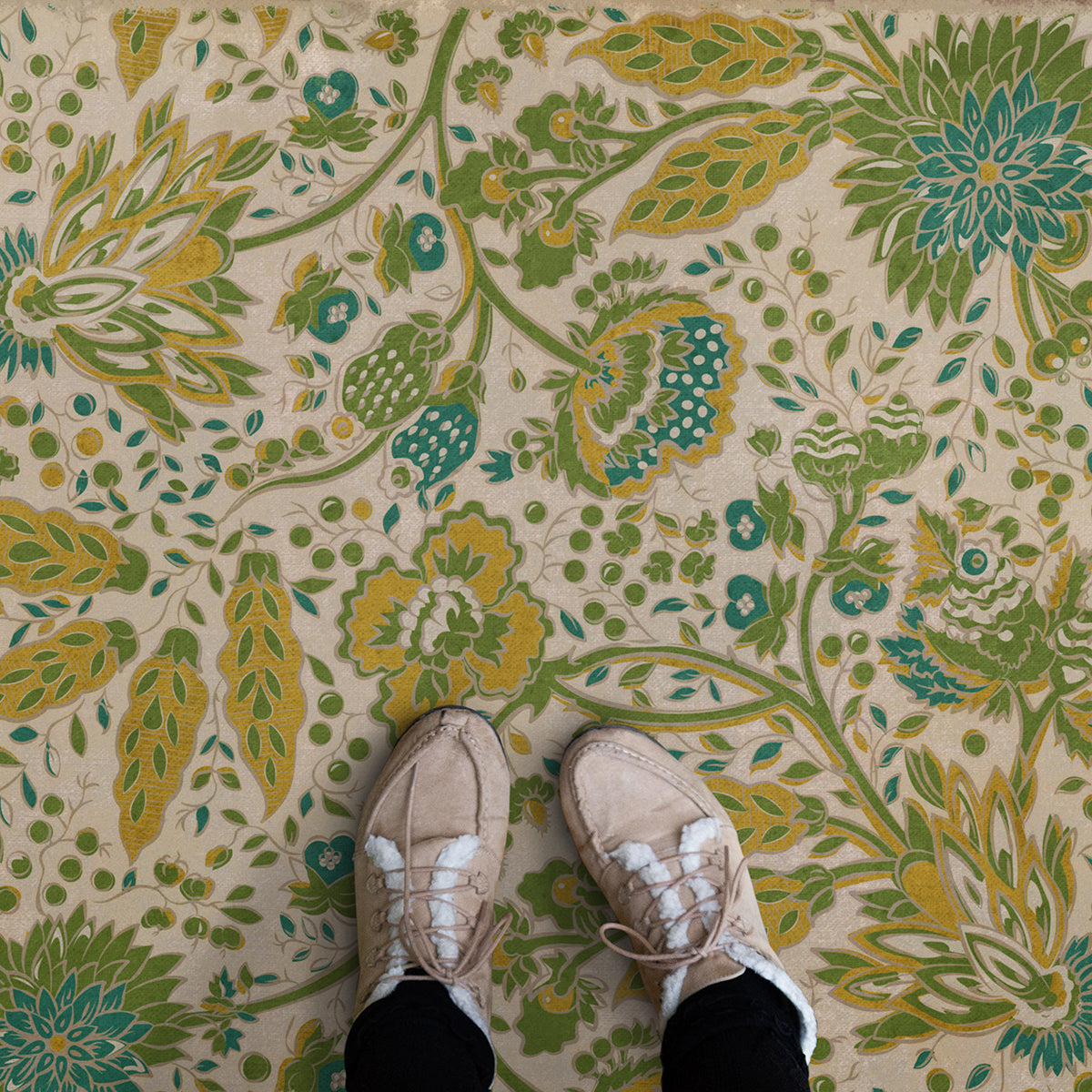 Vintage Vinyl Rug - Garden Gate - Summer Wind