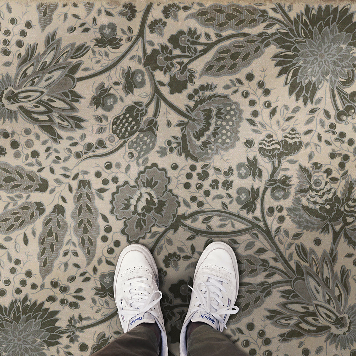 Vintage Vinyl Rug - Garden Gate - The Skeleton in Armor